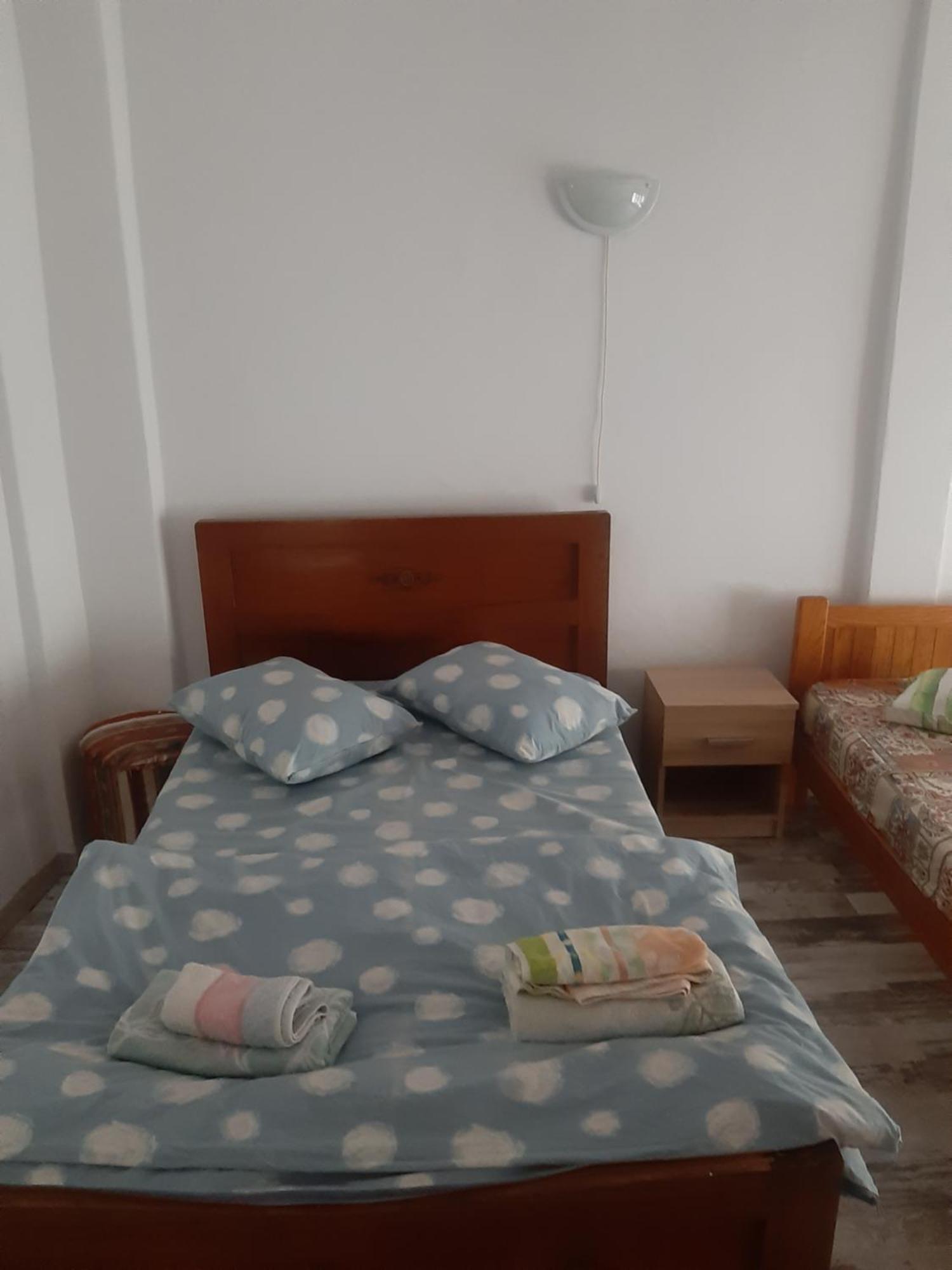 Hotel House Craiova Esterno foto